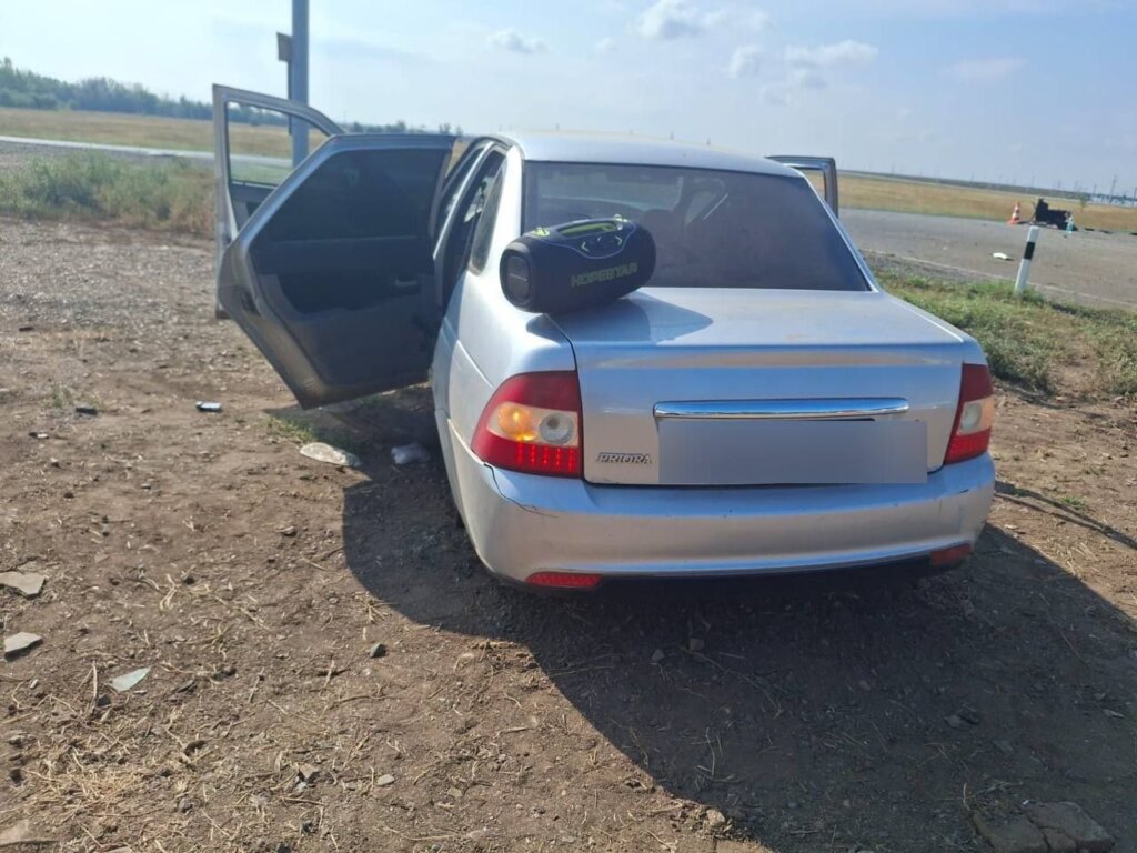 В Оренбурге &amp;#171;Лада Приора&amp;#187; врезалась в столб и сбила инвалида-колясочника