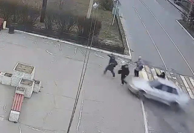  27-летняя девушка сбила троих пешеходов в центре Северобайкальска