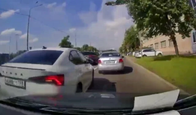  ДТП в Петербурге: &laquo;второрядник&raquo; обиделся и решил &laquo;поучить&raquo;