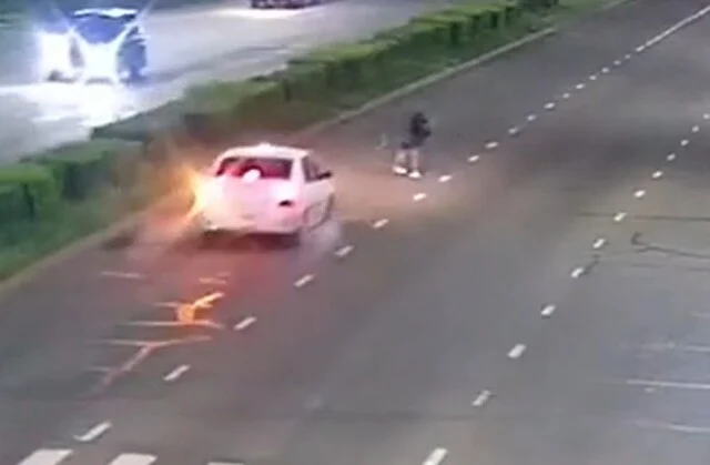  В Улан-Удэ женщина переходила дорогу и попала под машину