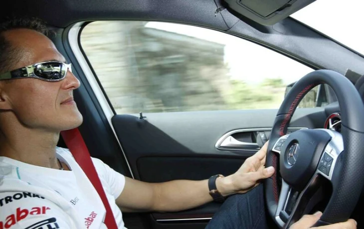 Хорошие новости о состоянии Шумахера: смотрит гонки, узнаёт родных и ездит на машине