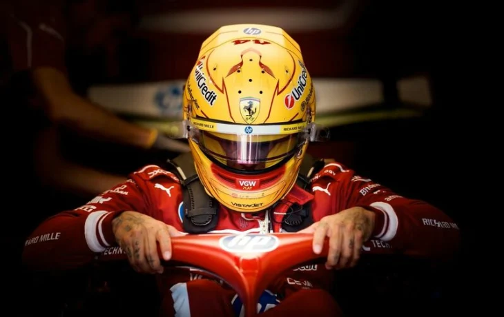 &laquo;Вот сюда я прихожу поплакать&raquo;. Реакция соцсетей на провальный дебют Хэмилтона в Ferrari