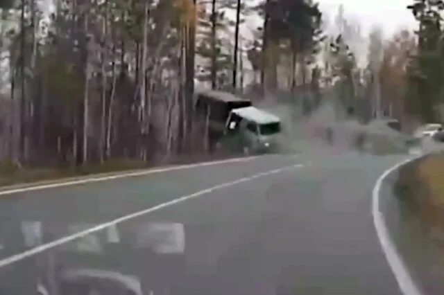  Honda и УАЗ лоб в лоб столкнулись на Старотобольском тракте&nbsp;под Тюменью