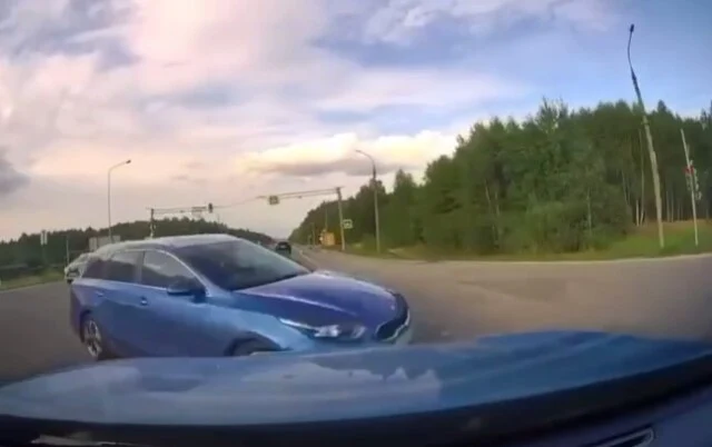  &laquo;Повернул не глядя&raquo;: два автомобиля столкнулись на трассе &laquo;Вятка&raquo; в Марий Эл