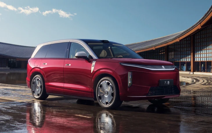 Флагманский кроссовер BYD Datang: богатое оснащение, полный привод и привлекательные цены