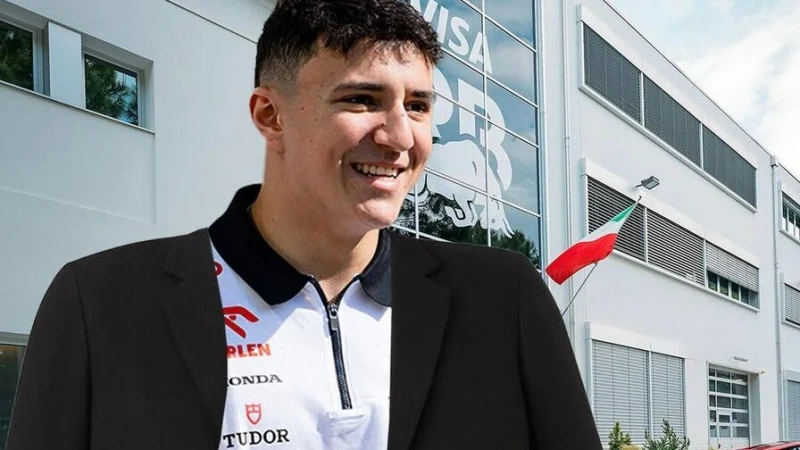 Команда Racing Bulls пошутила над Льюисом Хэмилтоном