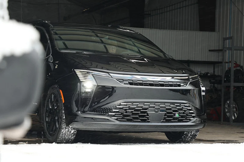 Рестайлинг принёс минивэну Chrysler Pacifica оптику в стиле Kia Carnival