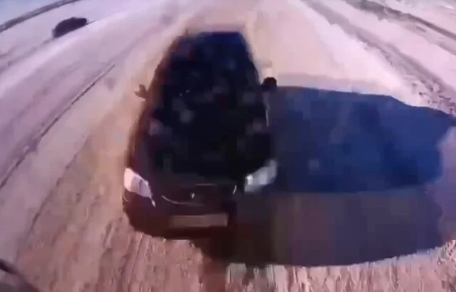  &laquo;Не справился с управлением&raquo;: Hyundai Accent лоб в лоб столкнулся с фурой в Ростовской области