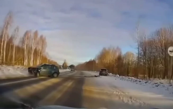  Момент массового ДТП в Тверской области: пострадали четверо