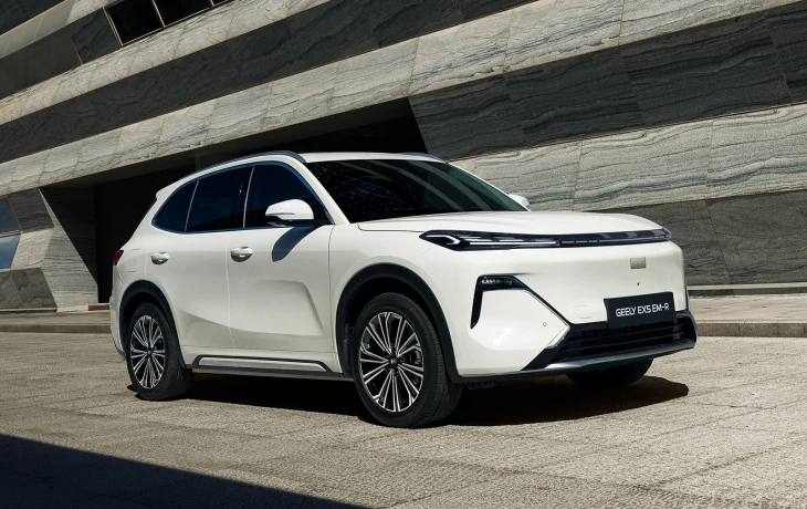 Кроссовер Geely EX5 с новой техникой обзавёлся российским ценником