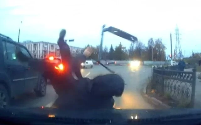  Самокатчик скрылся с места ДТП в Твери