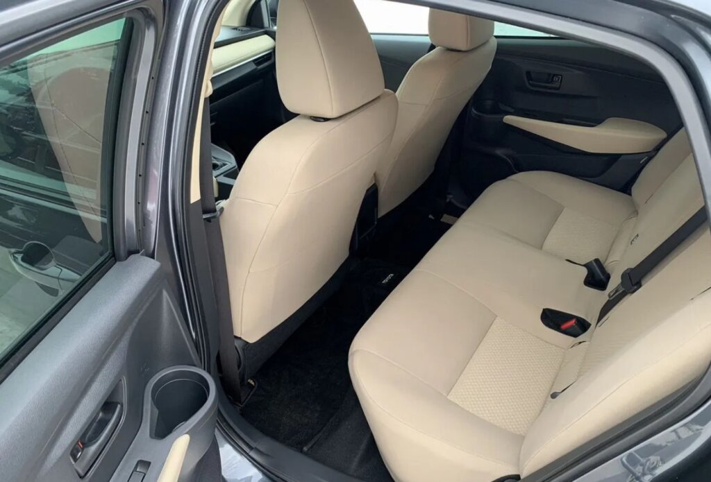 В Россию привезли популярную &amp;#171;Тойоту&amp;#187;, которая дешевле &laquo;Лады&raquo; и &laquo;Москвича&raquo;