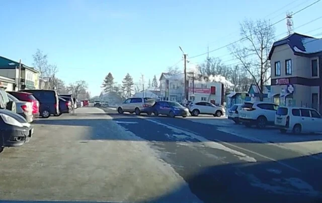  &laquo;Оба выезжали с парковки задним ходом и столкнулись&raquo;: кто виноват?