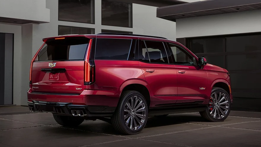 На фото: Cadillac Escalade-V