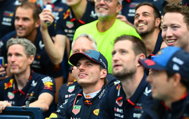 &laquo;Особенный, лучший гонщик&raquo;. Берни Экклстоун верит в чемпионство Ферстаппена