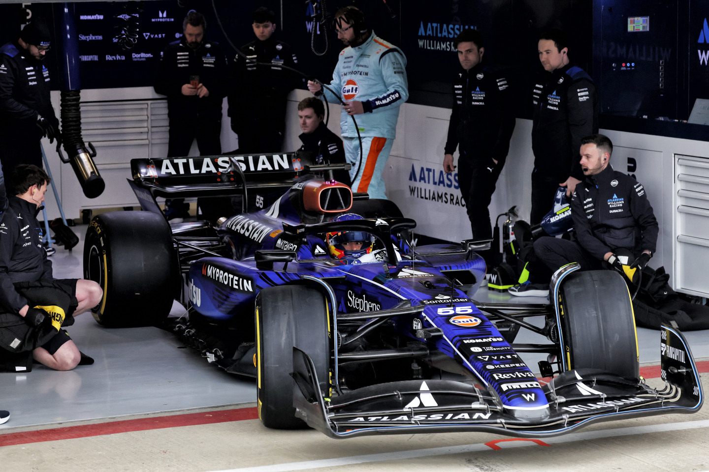 Первый выезд FW47 на трассу &copy; Williams