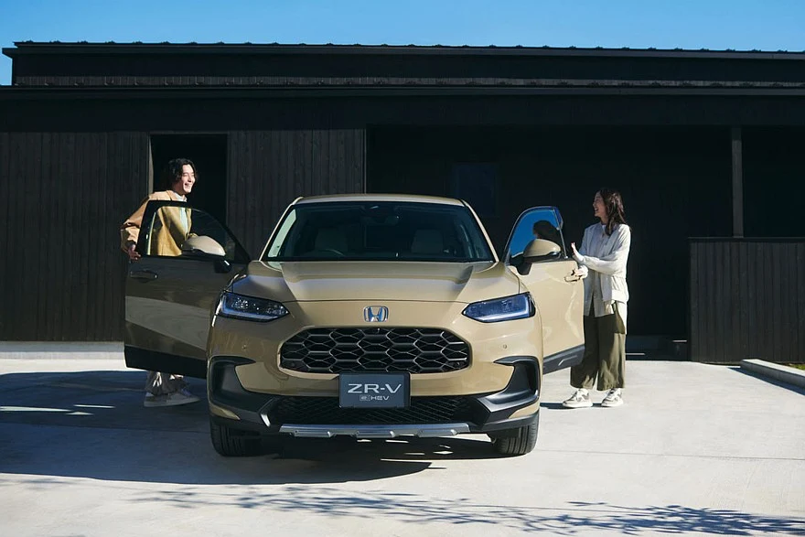 Топовый Honda ZR-V Cross Touring. За накладки на дверях нужно доплачивать