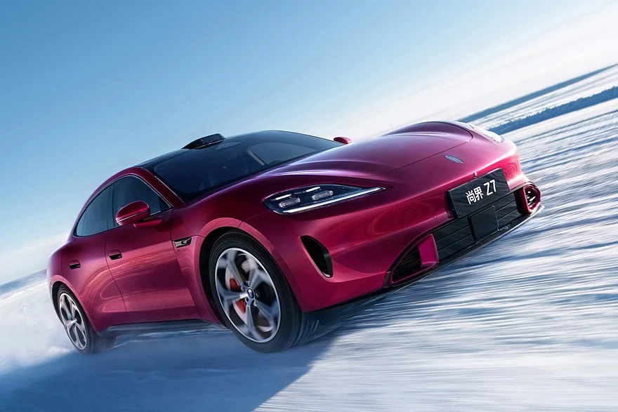 Фирменные изображения седана Shangjie Z7