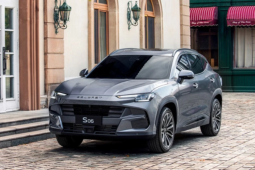 Глобальный Soueast S06