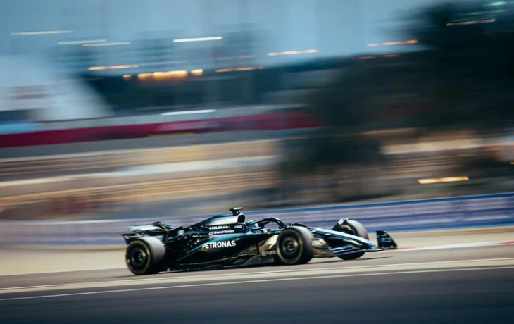 Mercedes впереди всех, Хэмилтон &mdash; 6-й. Итоги финального дня зимних тестов Ф1 2025 года