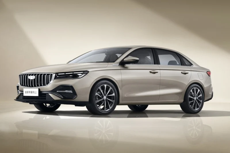 Седан Geely Emgrand предыдущего поколения получил порцию обновок