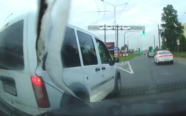  &laquo;Каблучок ехал прямо, а я налево&raquo;: кто виноват в ДТП в Петербурге?