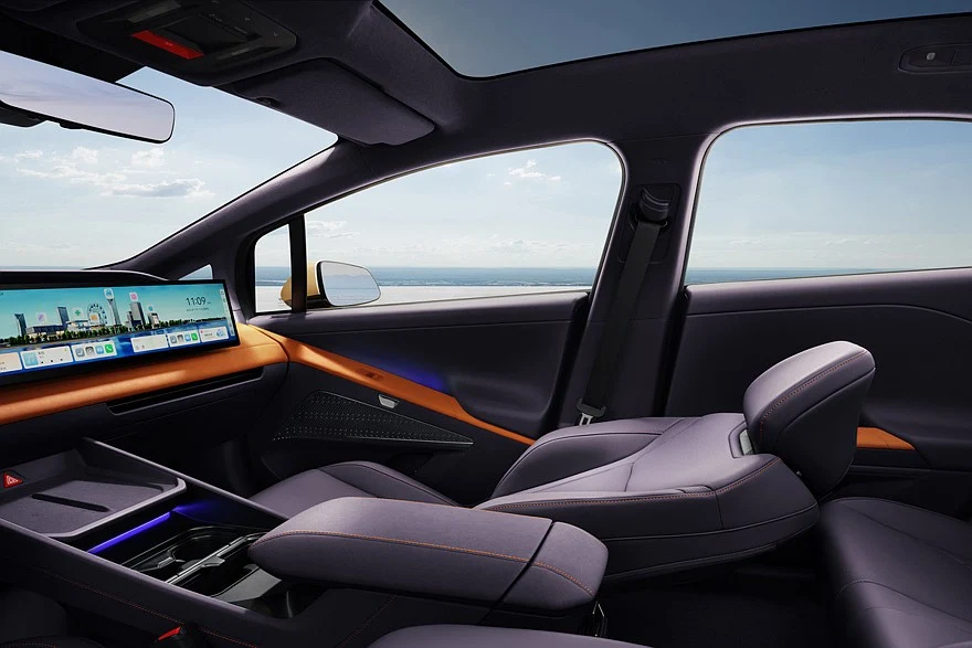 Серийный седан Hyundai Ioniq V