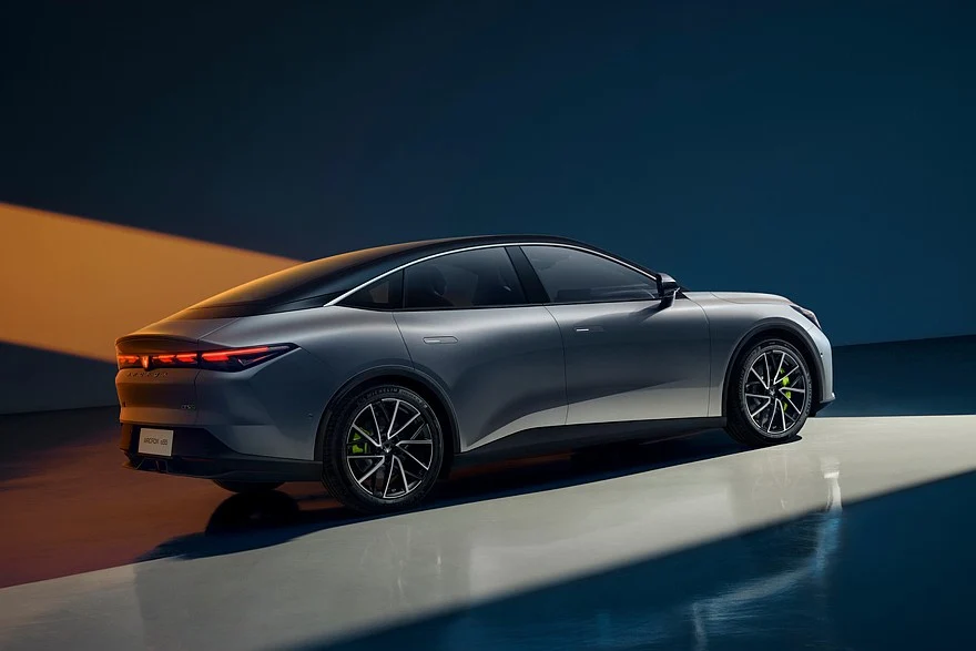 Дореформенный Arcfox Alpha S5