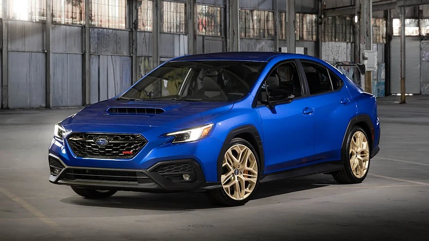 На фото: Subaru WRX GD25