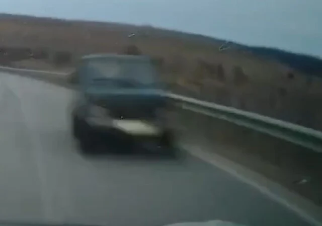  &laquo;Чудом удалось уйти от столкновения&raquo;: &laquo;Нива&raquo; вылетела на встречную полосу в Иркутской области