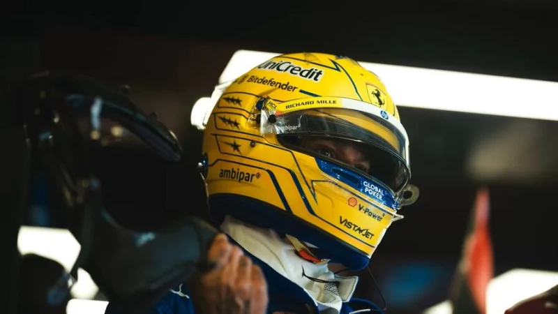 &laquo;Другие гонщики говорят и похуже&raquo;. Хэмилтон &ndash; о перепалке с Ferrari по радио