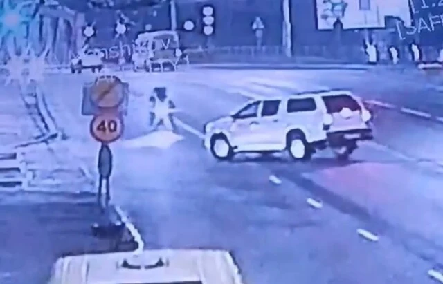  &laquo;Закрыл сезон&raquo;: мотоцикл и автомобиль столкнулись на перекрестке в Калининграде