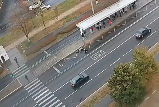  Камера запечатлела момент ДТП с участием мотоциклиста в Белгороде