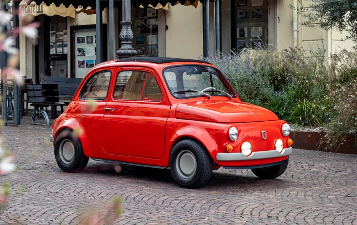 Старый Fiat 500, простоявший 25 лет в сарае, превратился в изысканный рестомод Scattante