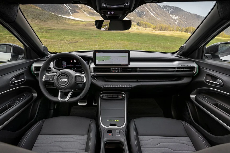 Дореформенный Jeep Avenger 4xe для Европы