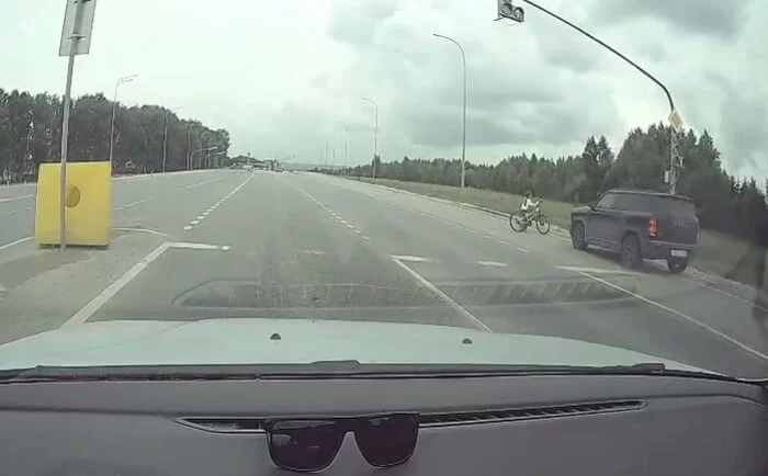  &laquo;Переходила дорогу в неположенном месте&raquo;: девочка попала под колеса автомобиля в Татарстане