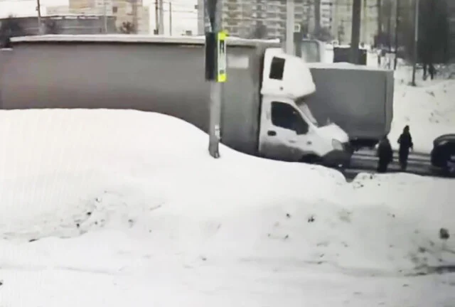  &laquo;Газель&raquo; сбила второклассника на пешеходном переходе в Чебоксарах