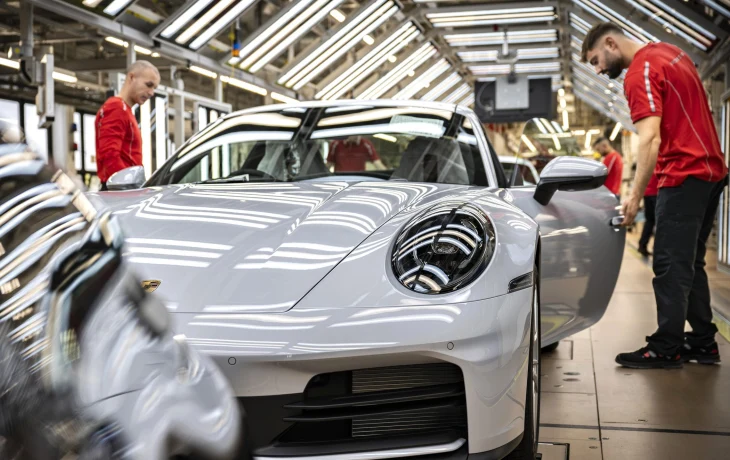 Porsche затягивает пояса: новые сокращения сотрудников и урезание амбиций