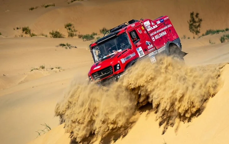 Драма МАЗа на &laquo;Шелковом пути-2025&raquo;: Вязович перевернулся на 9-м этапе и сошёл