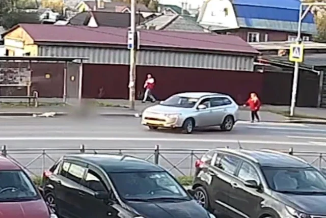 В Омске автомобиль сбил двухлетнего мальчика на беговеле