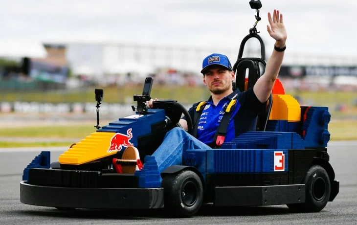 Отношения Ферстаппена и Red Bull трещат по швам. Что происходит?