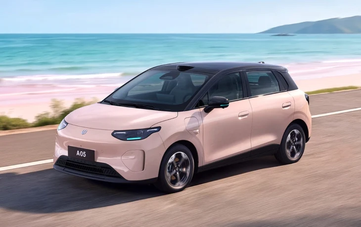 Современно, уютно, просторно и очень дёшево: хэтчбек Leapmotor A05 выходит на рынок