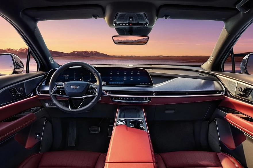 Стандартный кроссовер Cadillac XT5 второго поколения