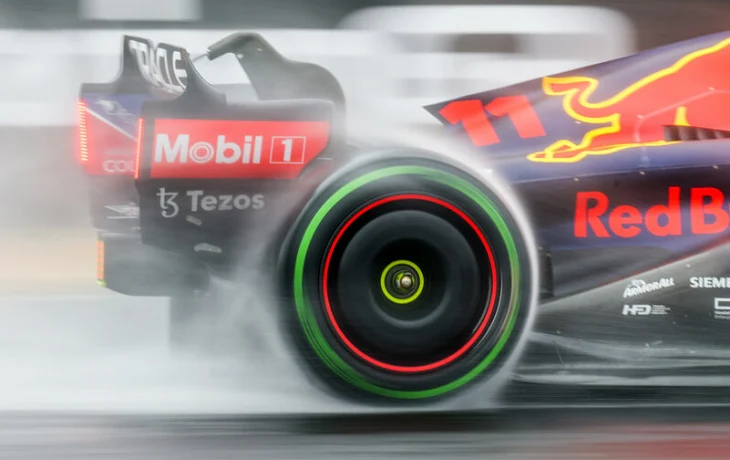 Когда в прошлый раз первая гонка сезона Формулы 1 проходила под дождём?