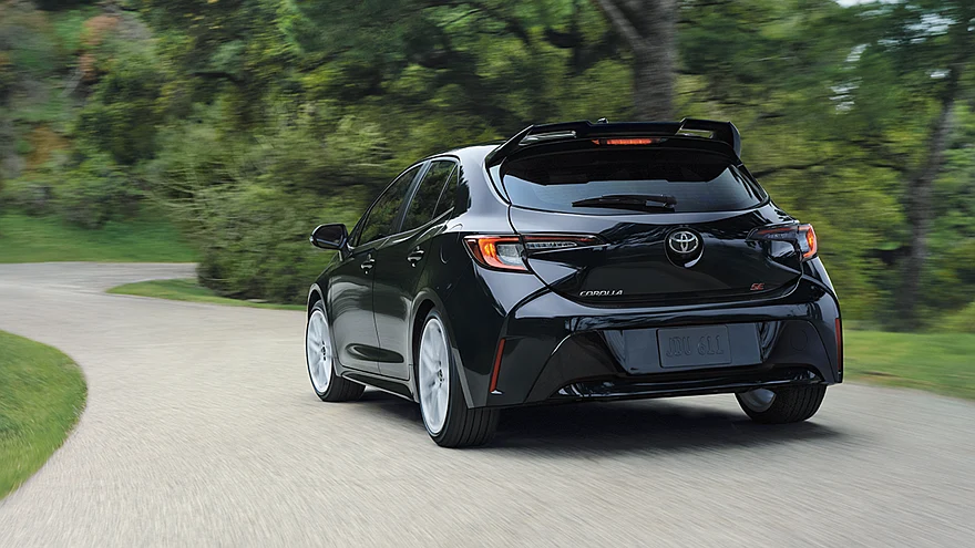 На фото: хэтчбек Toyota Corolla (версия для американского рынка)