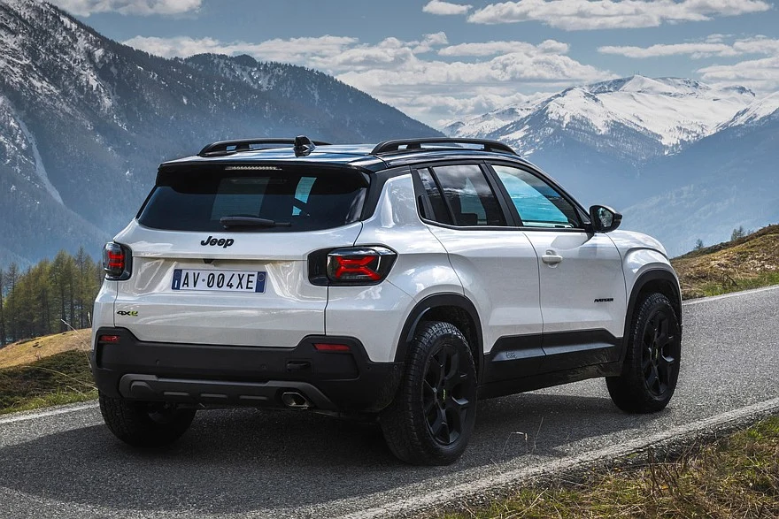 Дореформенный Jeep Avenger 4xe для Европы