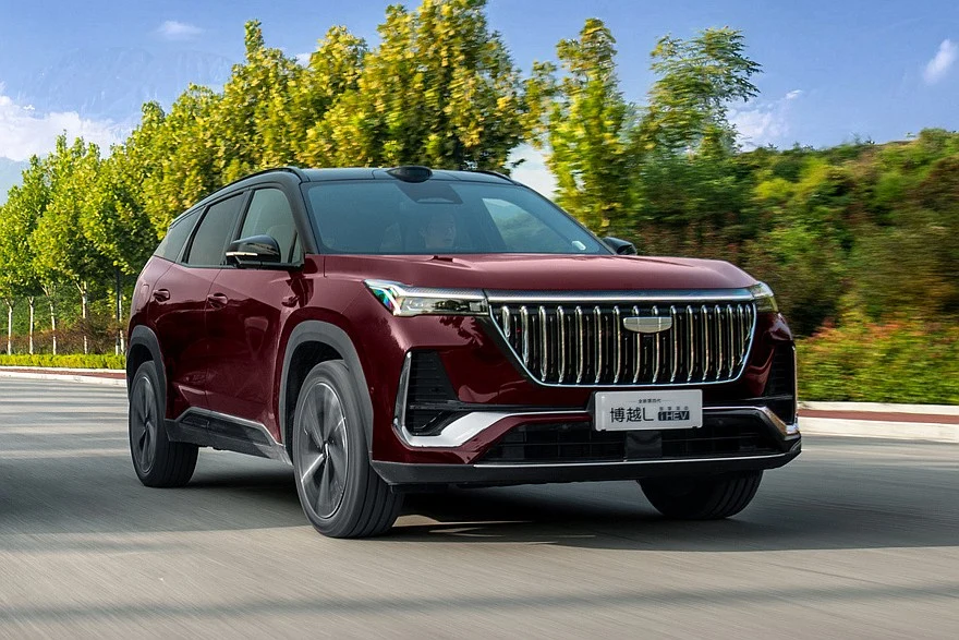 Гибридный Geely Boyue L i-HEV
