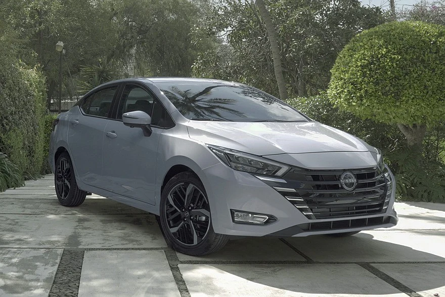 Предыдущий седан Nissan Versa