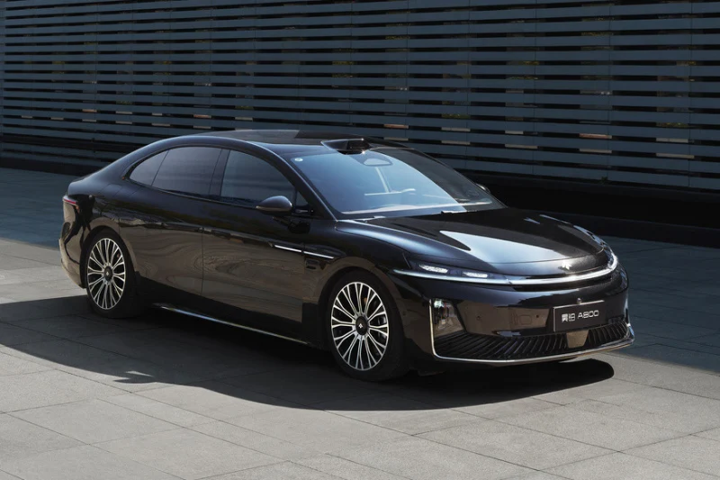 Седан Hyptec A800 от GAC выходит на рынок: необычное решение в салоне, полный привод и скидки