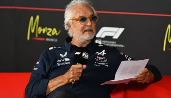 FIA ответила на обвинения Флавио Бриаторе в ангажированности судей
